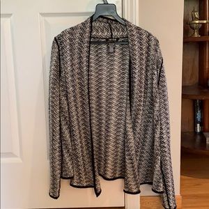 Women’s large Nic + Zoe cardigan and wrap top.